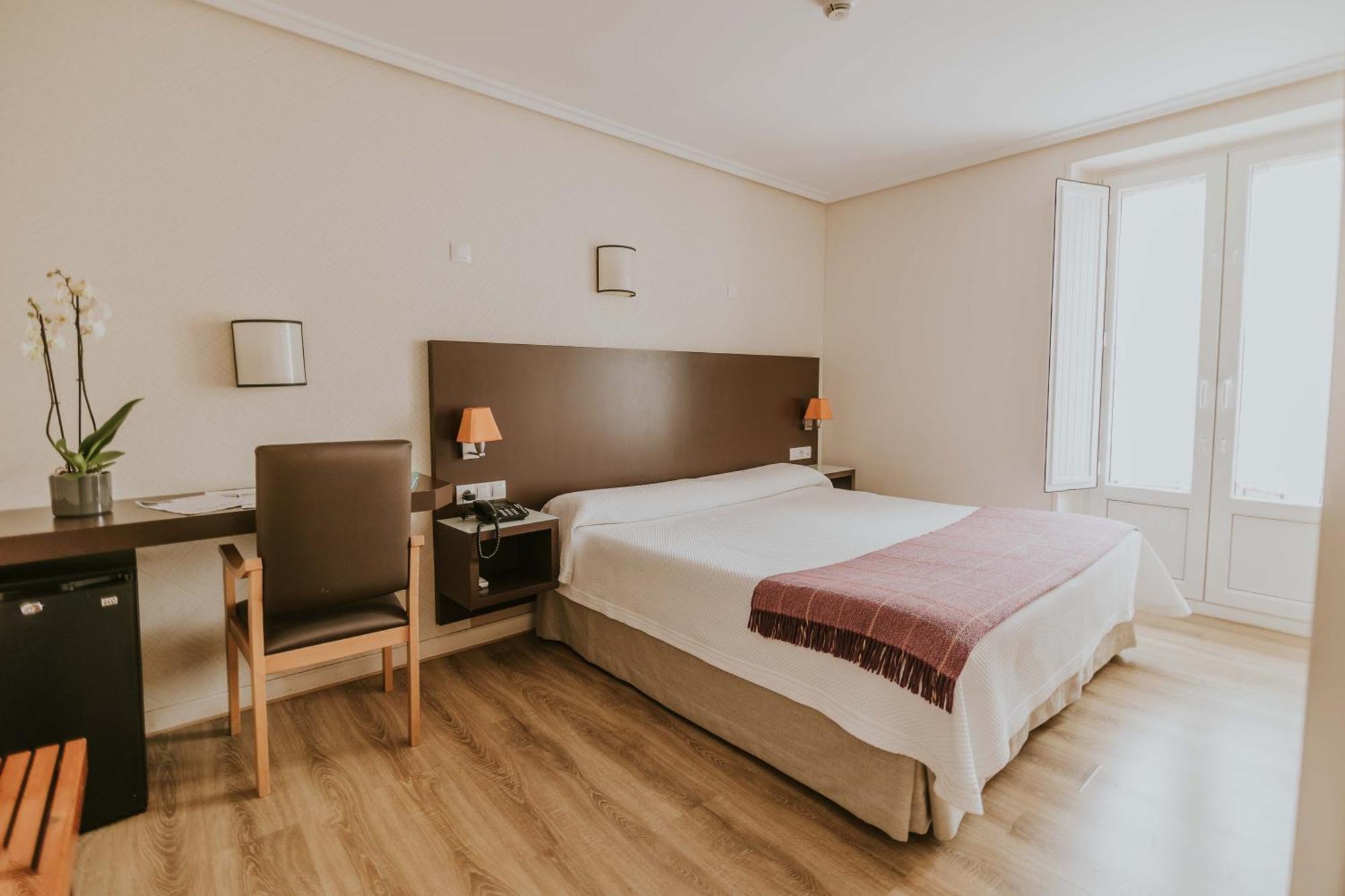 Hotel Arrope Haro Bagian luar foto