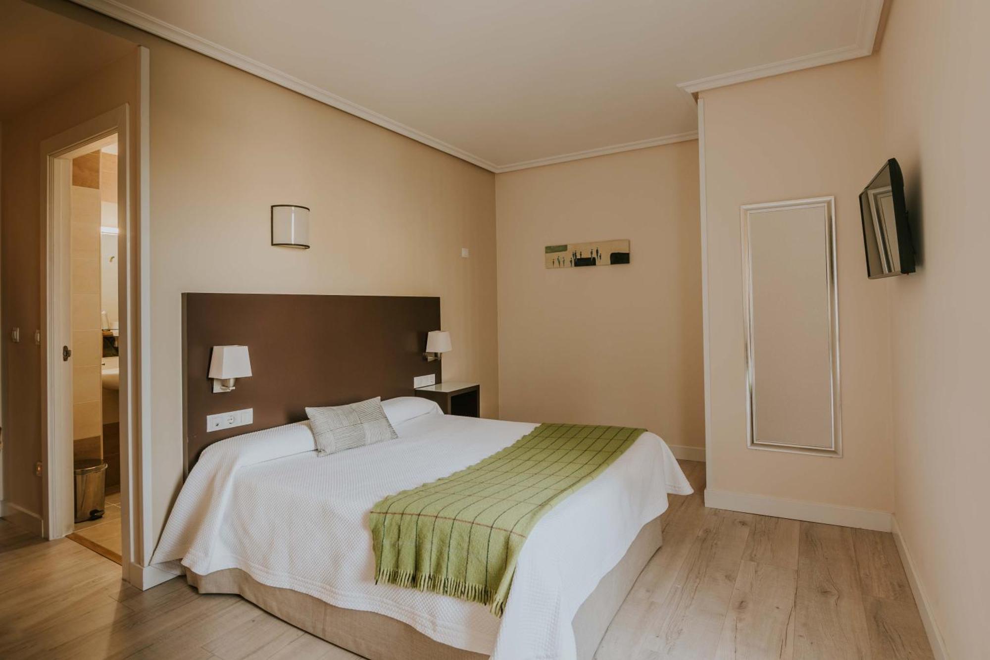 Hotel Arrope Haro Bagian luar foto