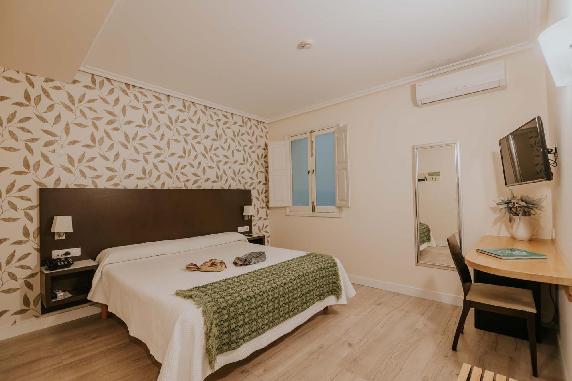 Hotel Arrope Haro Bagian luar foto